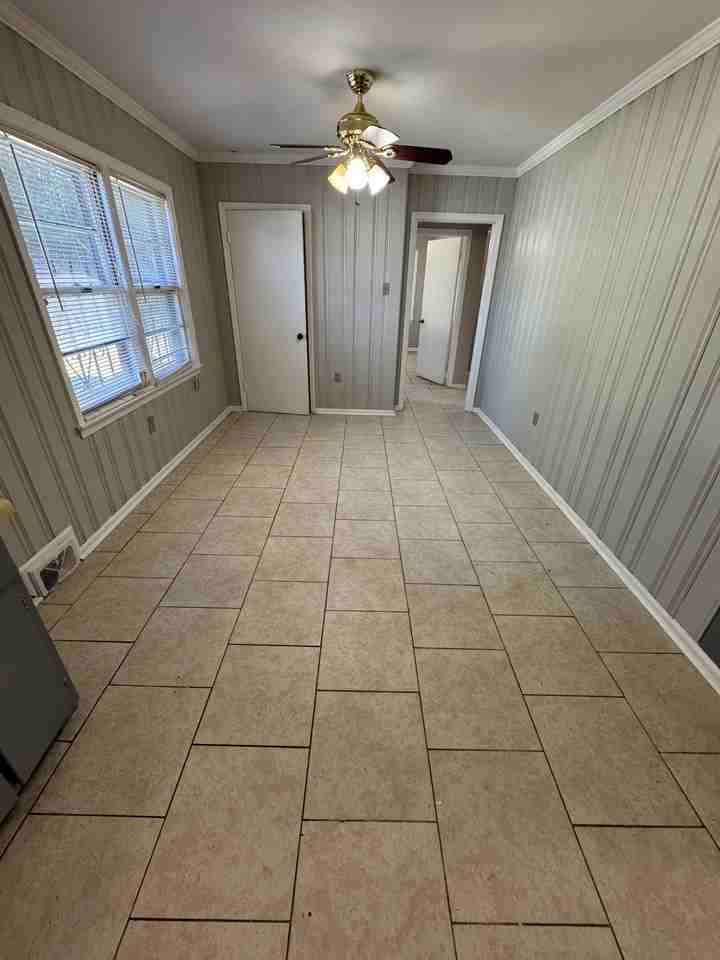 1624 Whitney Ave #1 - Photo 6 of 13