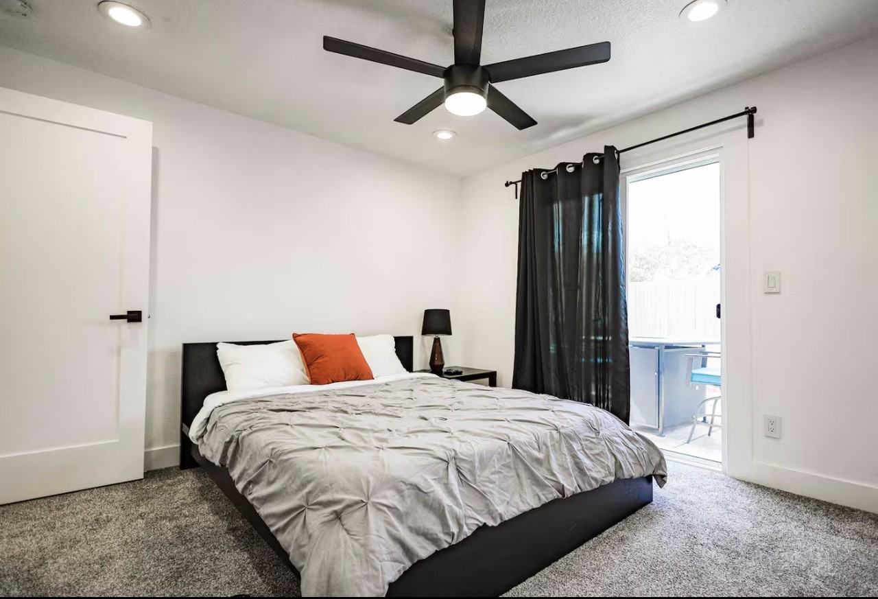 4541 Ne 19th Ave #1 - Photo 5 of 10