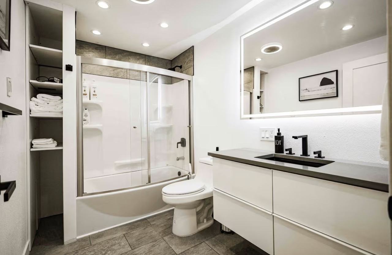 4541 Ne 19th Ave #1 - Photo 6 of 10