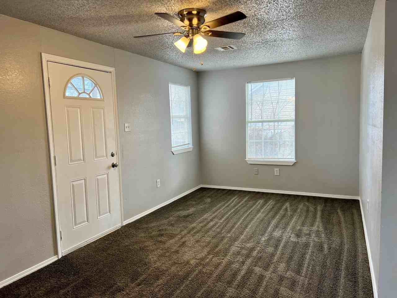 1048 N Trenton Ave #1 - Photo 3 of 33