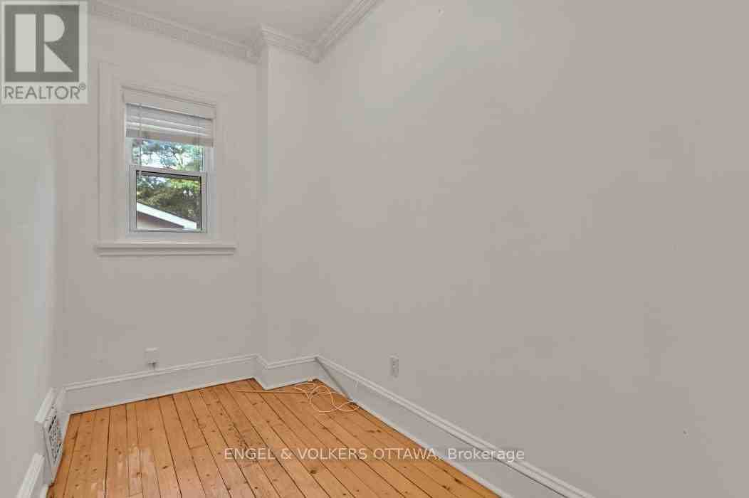 104 King Edward Ave - Photo 3 of 10