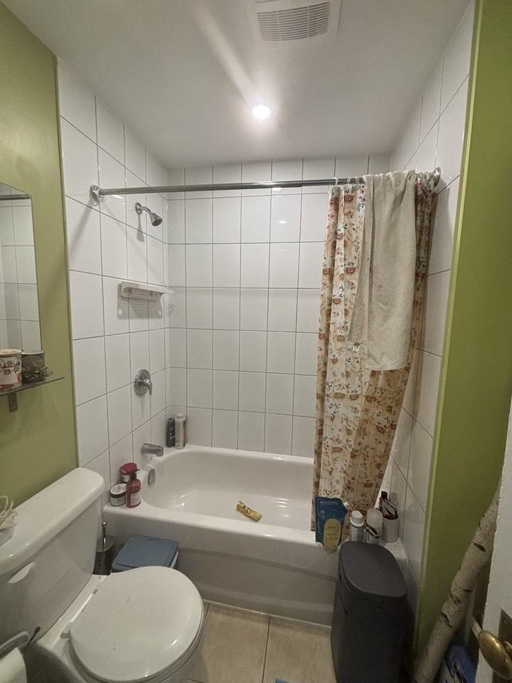 1127 Wellington St W - Photo 3 of 9