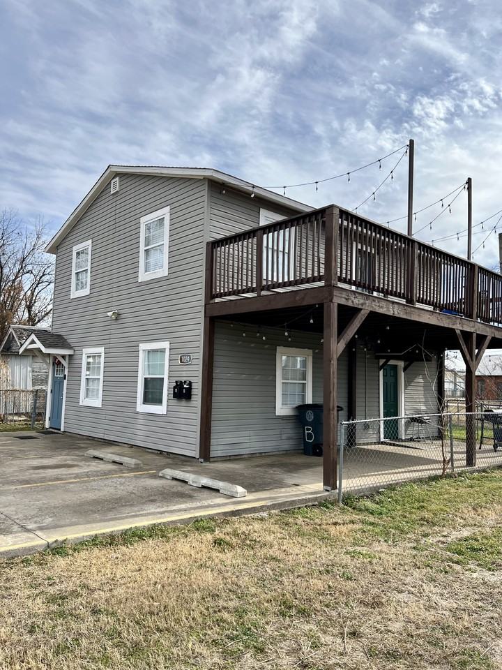 1024 E Easton St #B - Photo 3 of 22