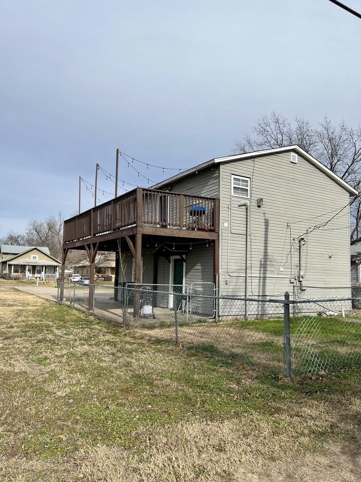 1024 E Easton St #B - Photo 4 of 22