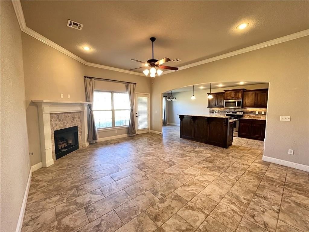 4300 Sw Limestone Ave - Photo 3 of 25