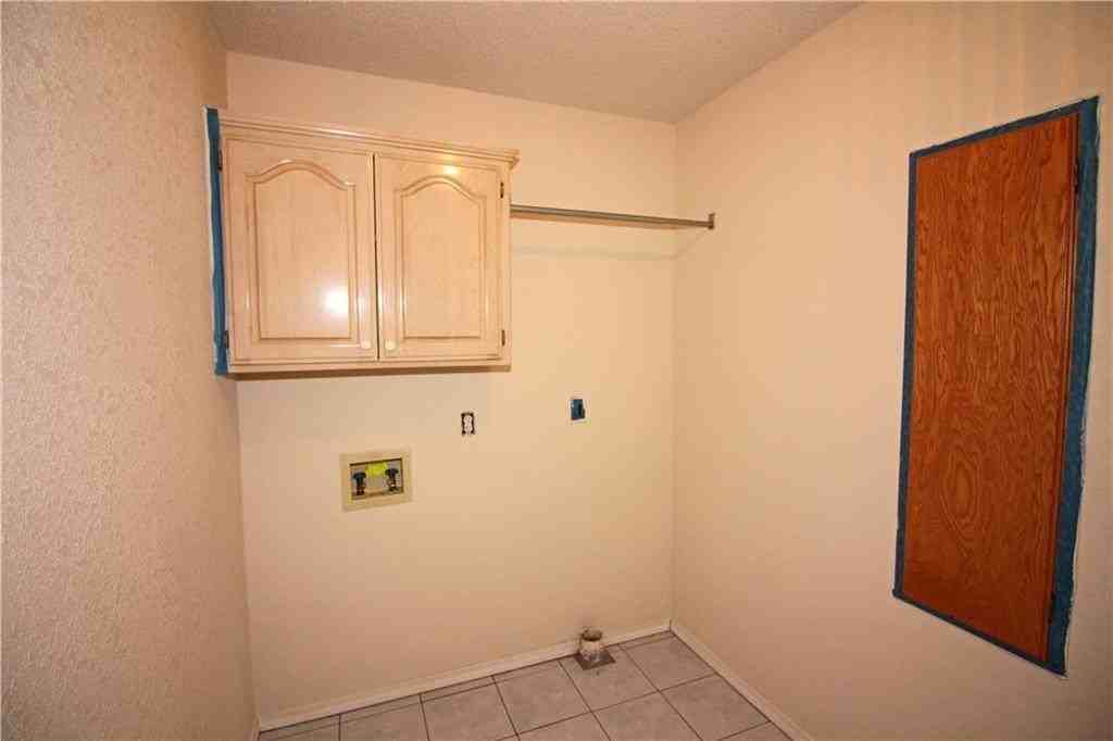 1205 Se 22nd St - Photo 5 of 19