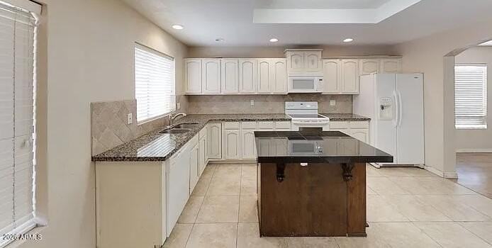 823 W Iris Dr - Photo 5 of 21