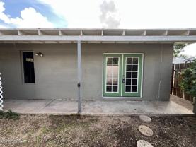 521 W 10th St Apt 4 #4 - Photo 1 of 1