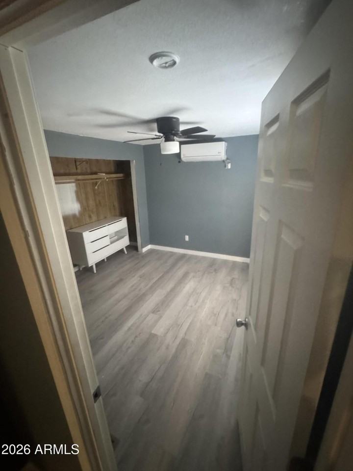 14210 W Cameron St - Photo 2 of 5