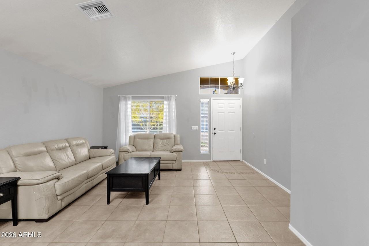 17424 N 2nd Ave - Photo 4 of 35