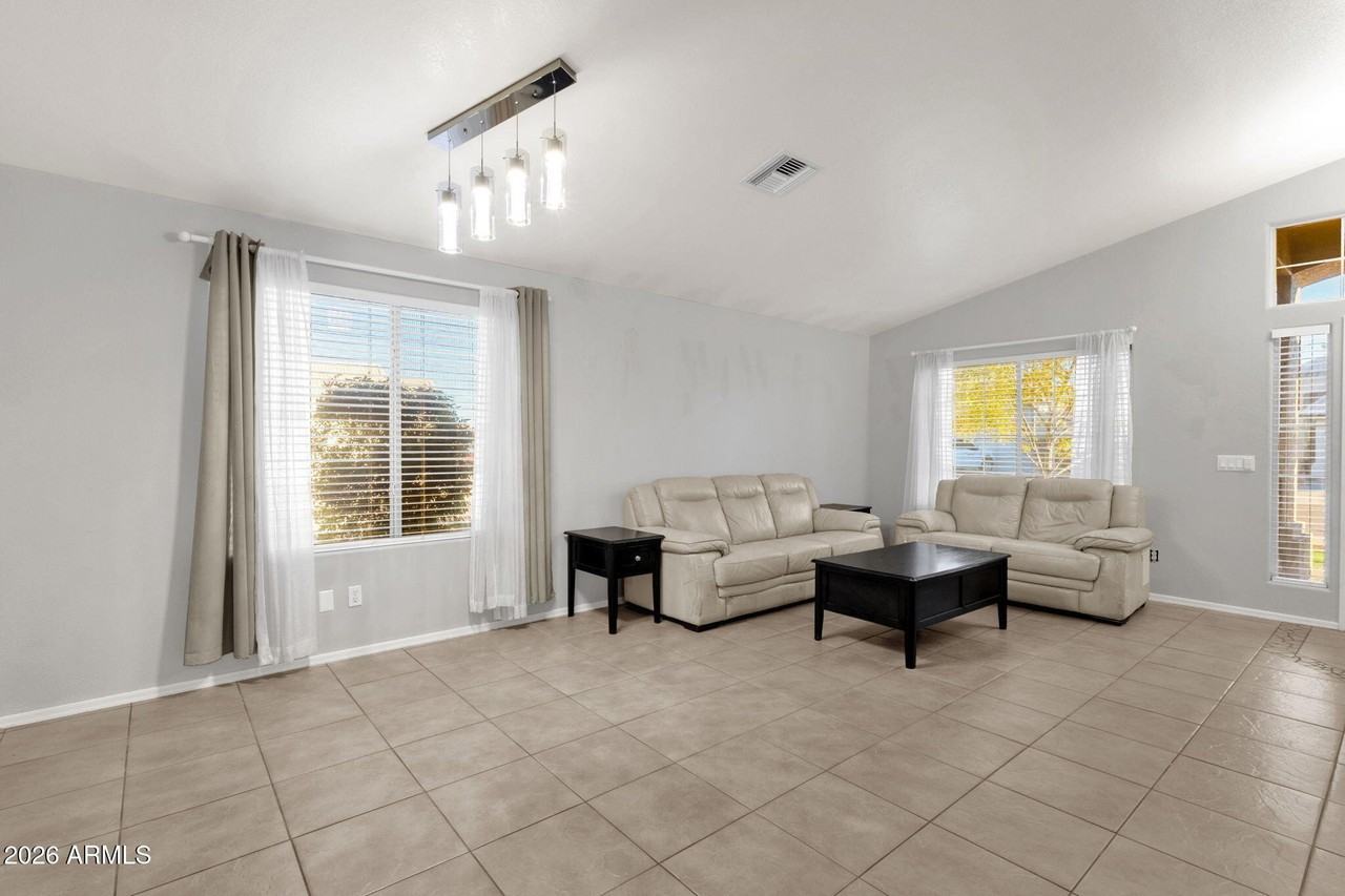 17424 N 2nd Ave - Photo 6 of 35