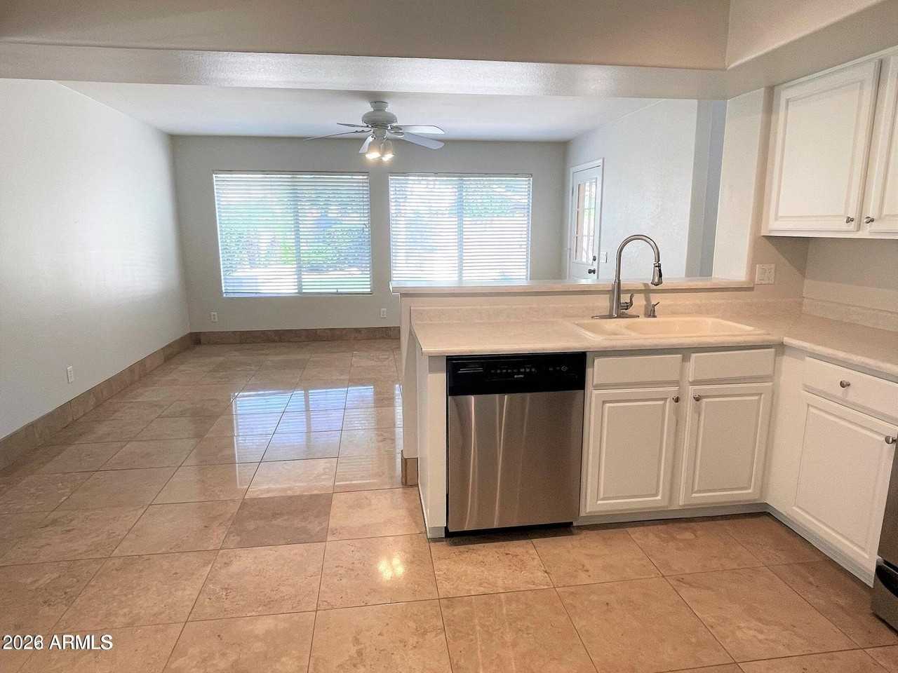 4034 E Anderson Dr - Photo 4 of 17