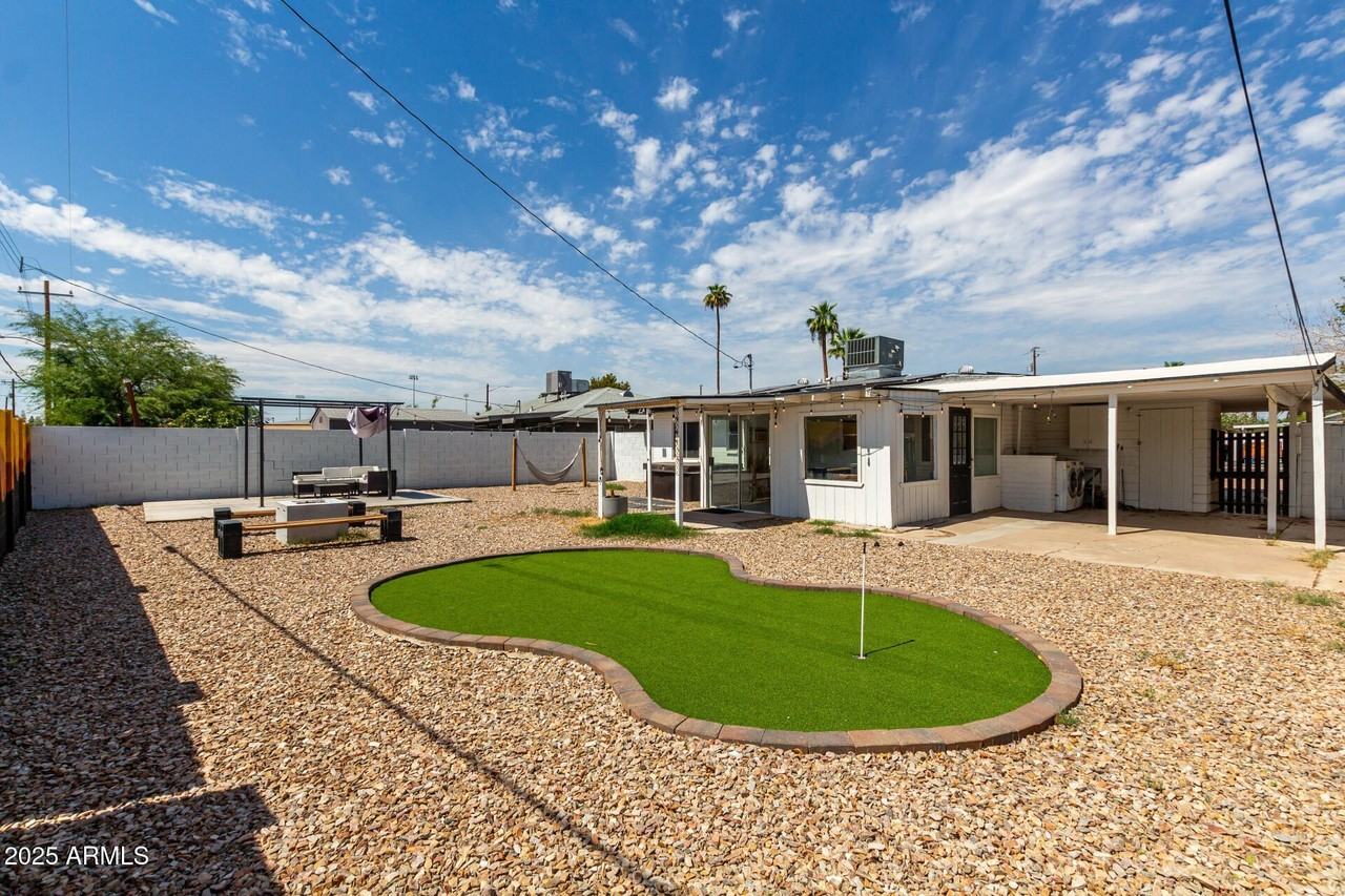 829 W Mitchell Dr - Photo 5 of 9