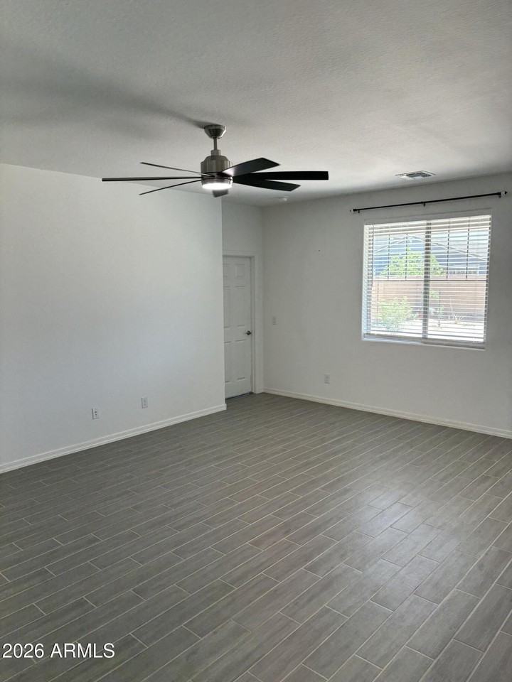 22887 E Bonanza Way - Photo 4 of 33