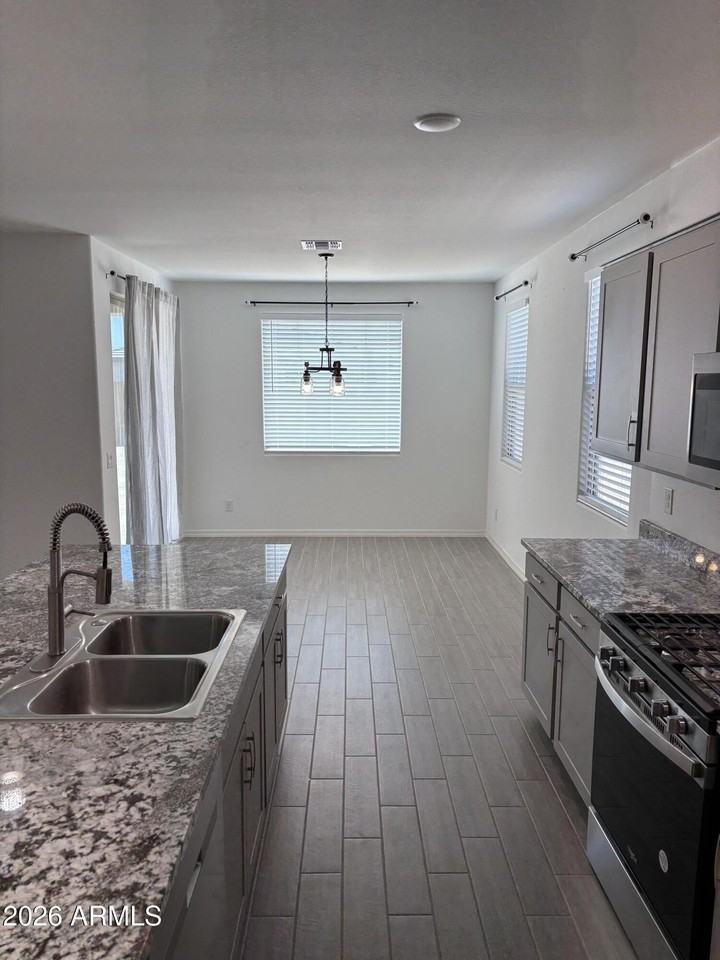 22887 E Bonanza Way - Photo 7 of 33