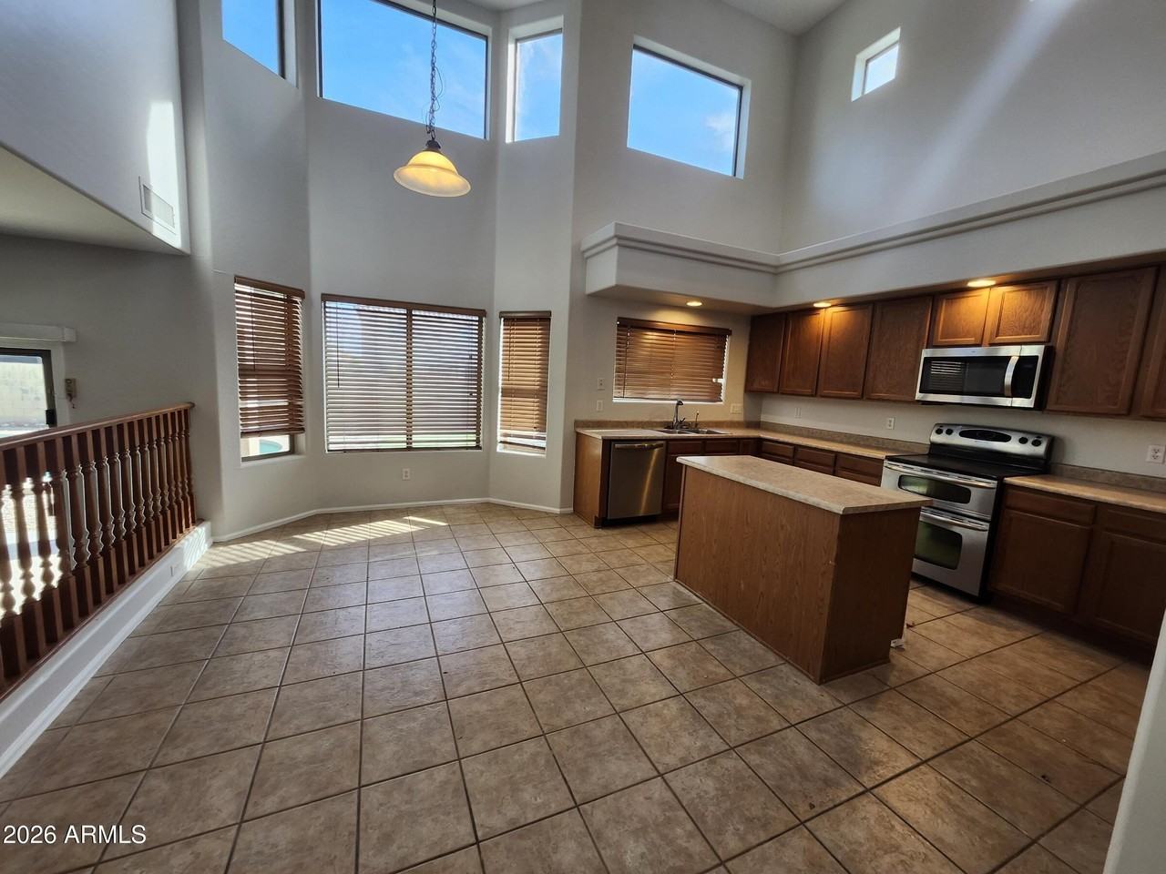 5705 N Castano Dr - Photo 5 of 34