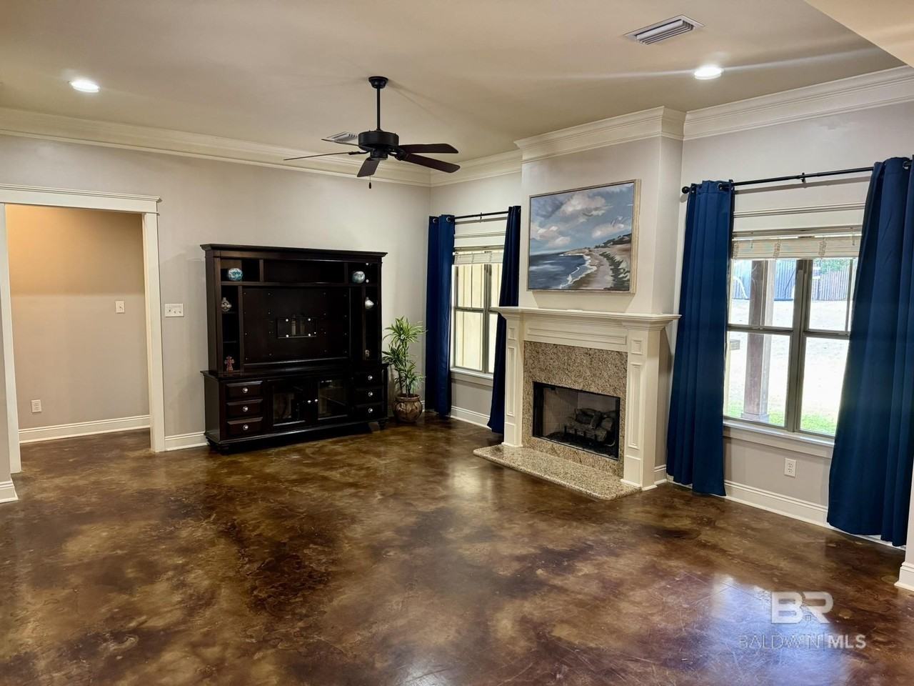 6991 Carson Ln - Photo 3 of 34