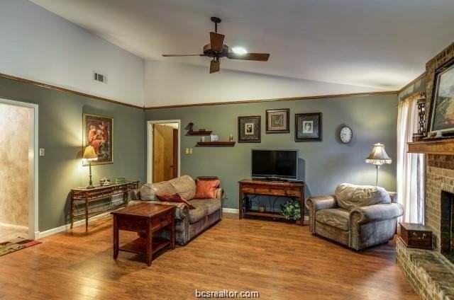 3017 Adrienne Dr - Photo 3 of 15