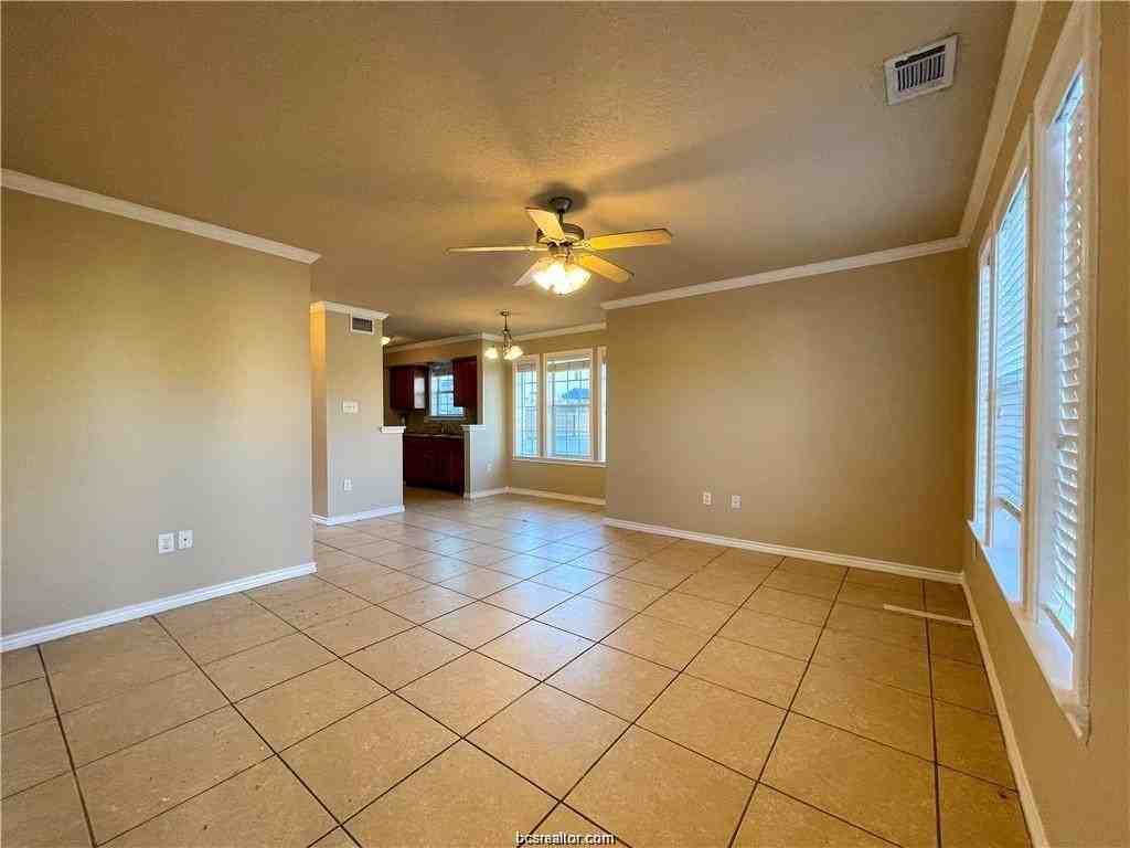 2336 Autumn Chase Loop - Photo 3 of 14