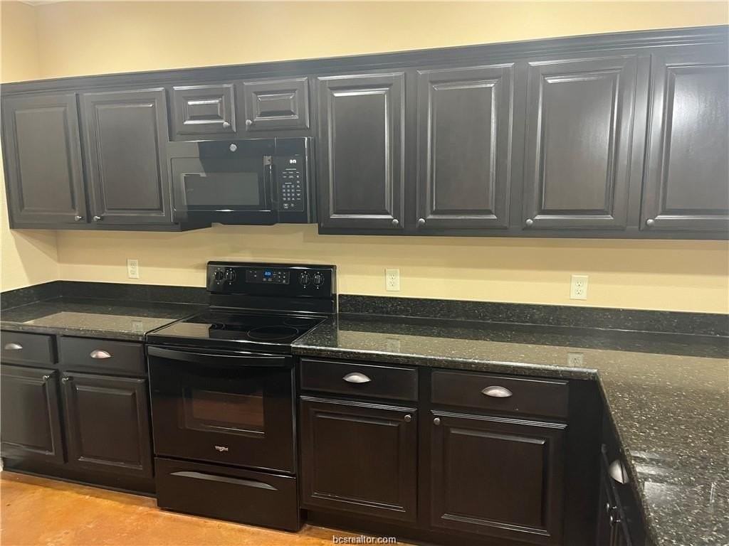 3326 Wakewell Ct - Photo 6 of 19