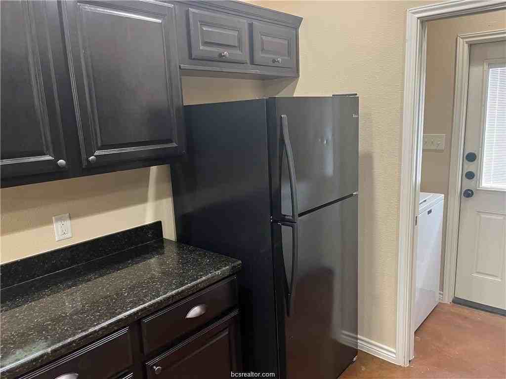 3326 Wakewell Ct - Photo 7 of 19