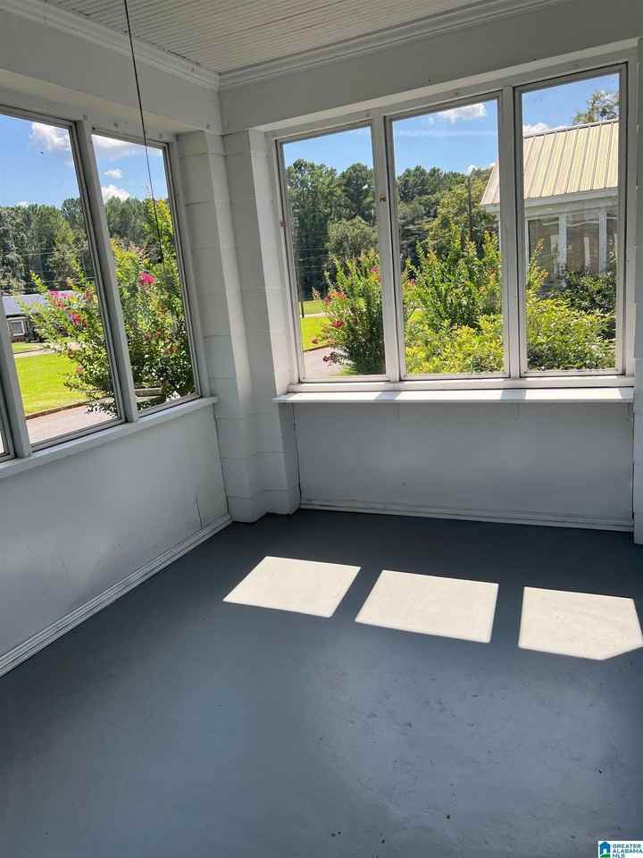 307 W Parkway - Photo 2 of 13