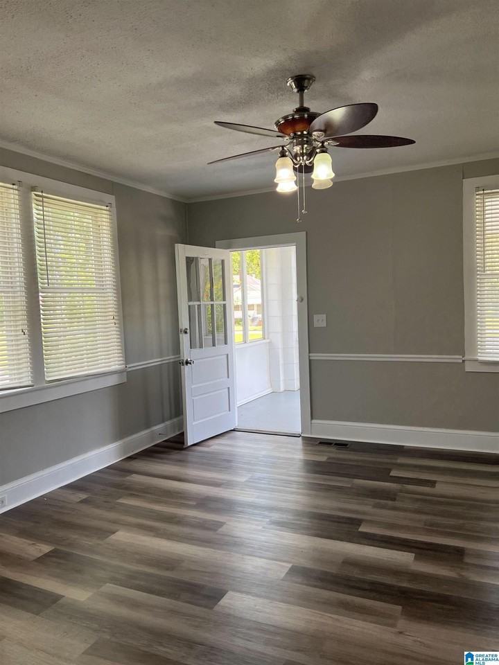 307 W Parkway - Photo 3 of 13