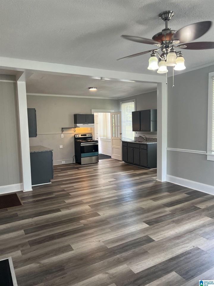 307 W Parkway - Photo 5 of 13