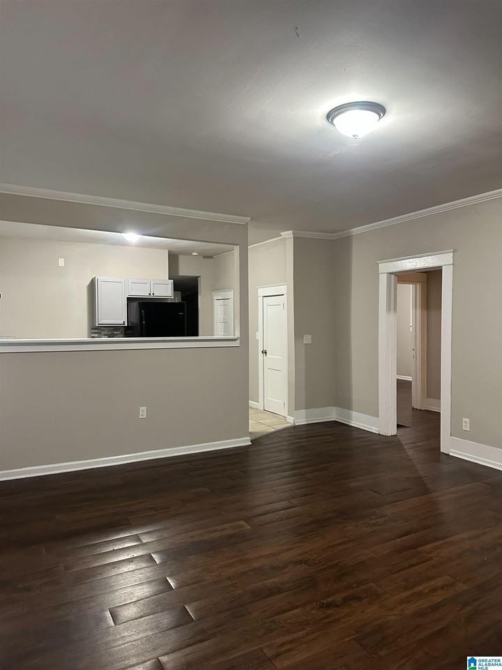 1731 Exeter Ave - Photo 4 of 14