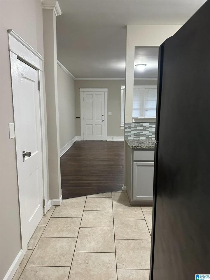 1731 Exeter Ave - Photo 6 of 14