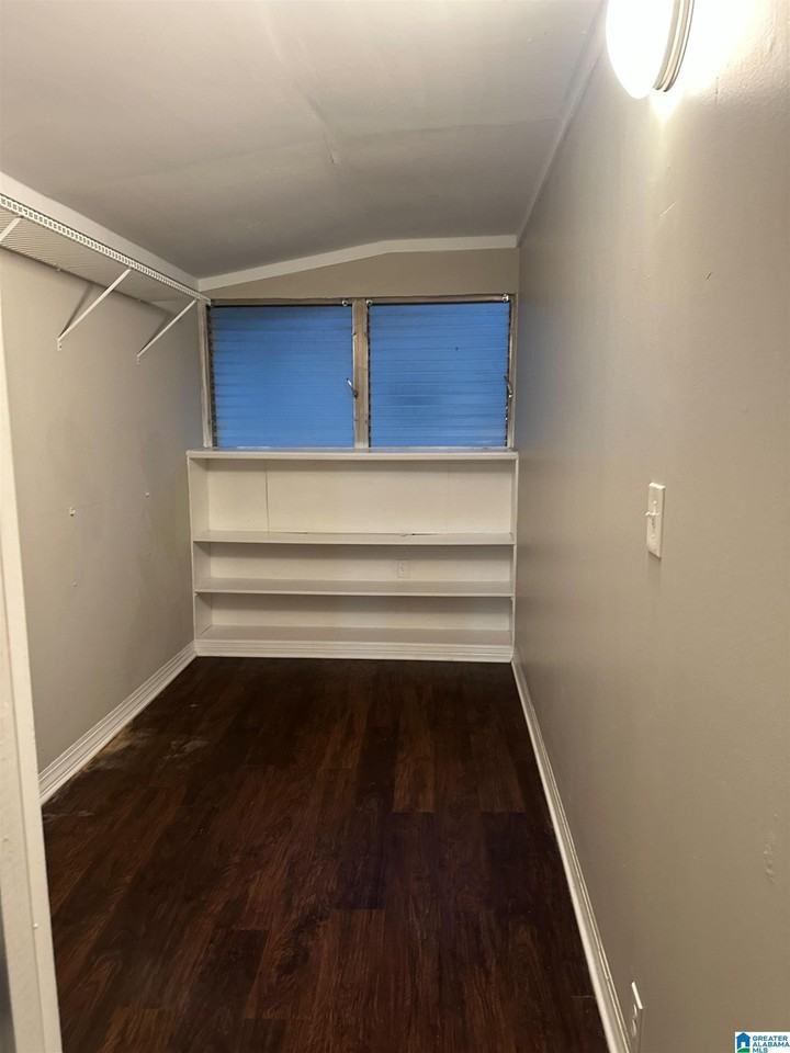 1731 Exeter Ave - Photo 7 of 13