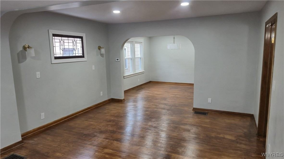 68 Berwyn Ave - Photo 2 of 11