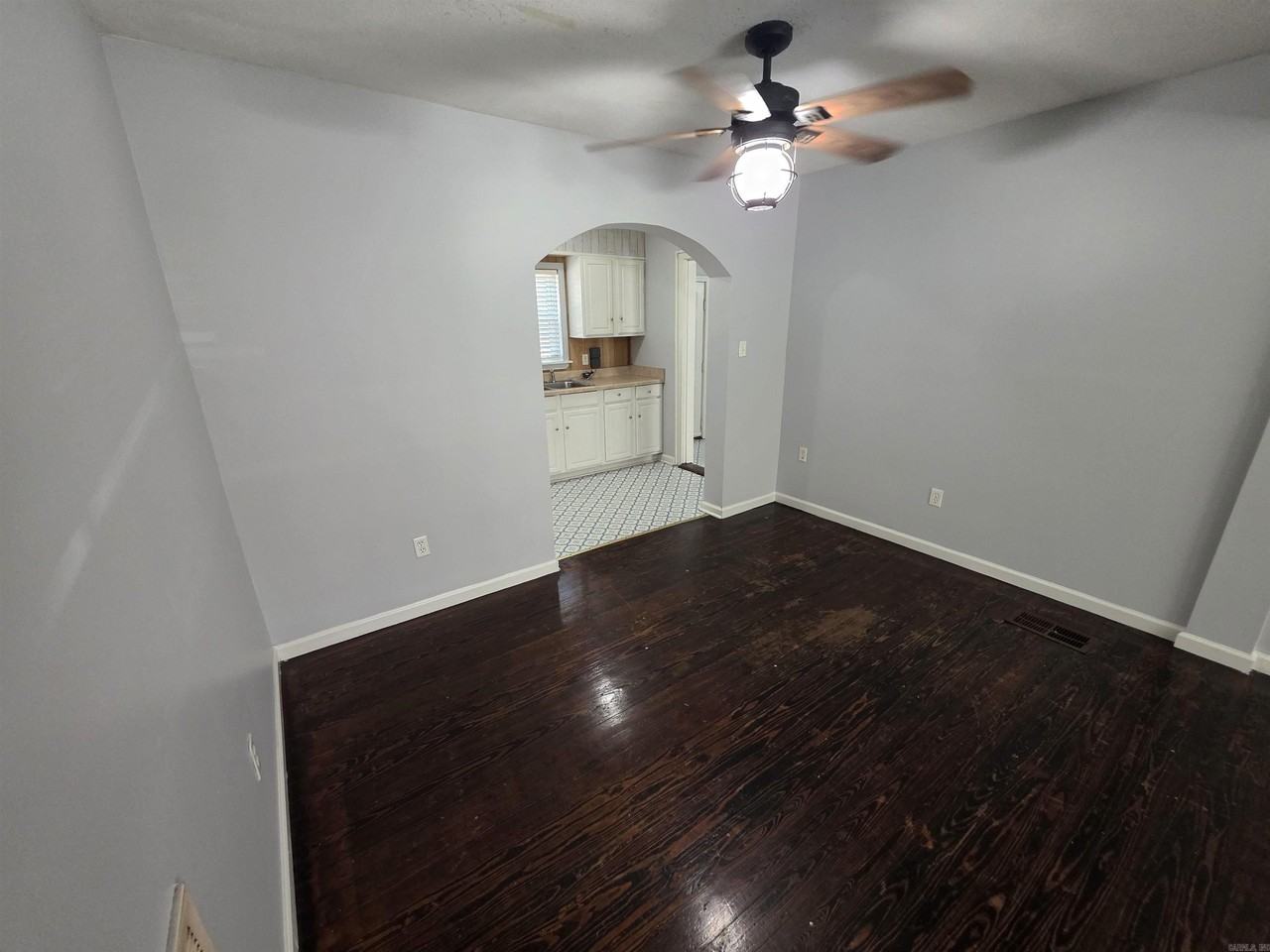 804 Harpole St - Photo 6 of 20