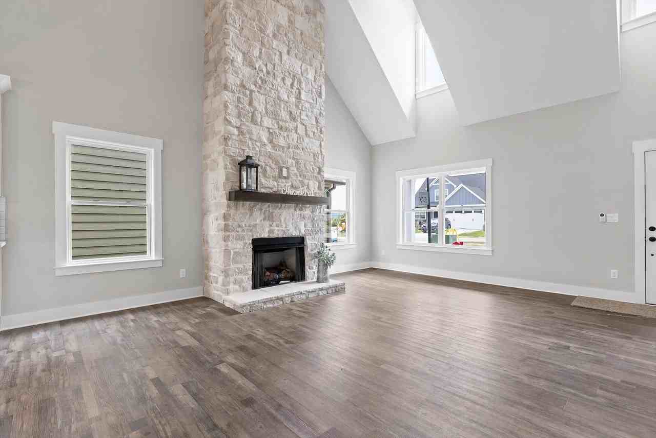 528 Willow Grove Ct - Photo 2 of 44