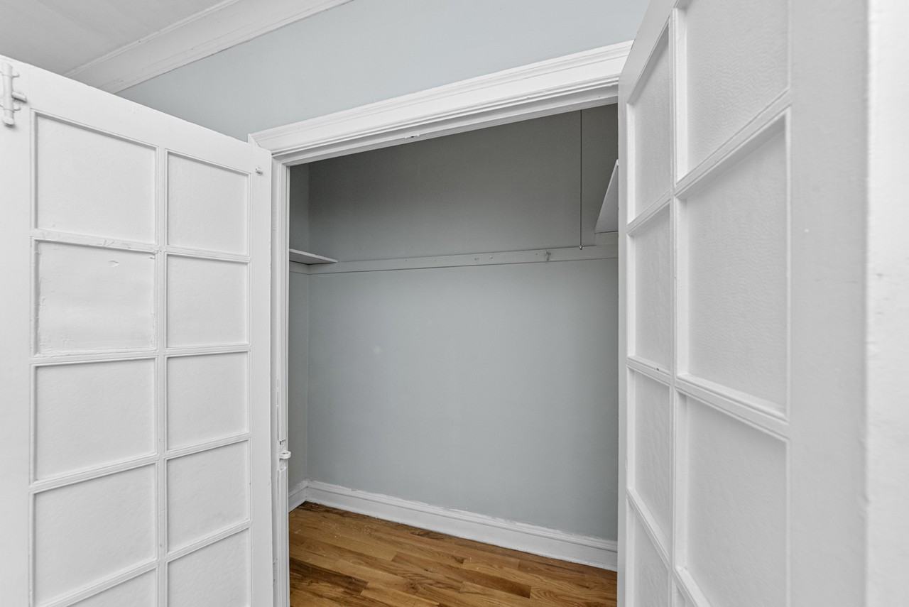 4614 N Paulina St #107 - Photo 7 of 10