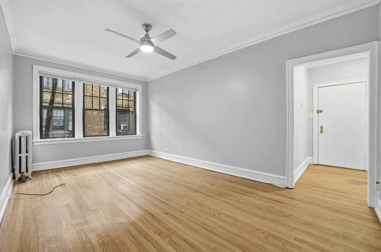 2336 W Addison St #I2 - Photo 4 of 17