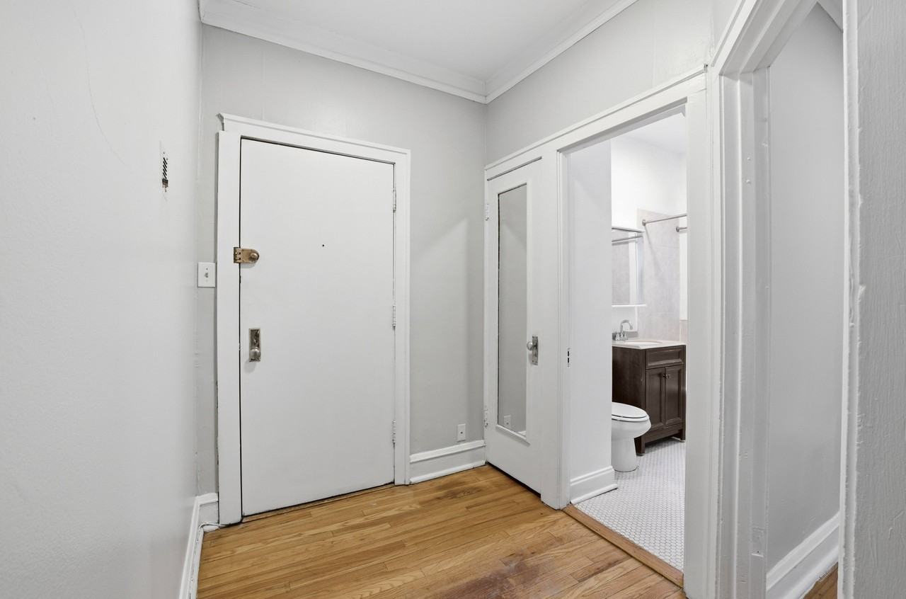 2336 W Addison St #I2 - Photo 7 of 17