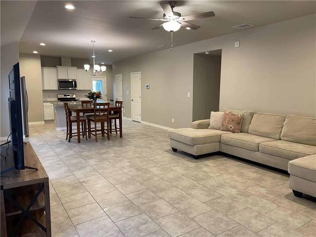 2674 Excelsior Blvd - Photo 2 of 14