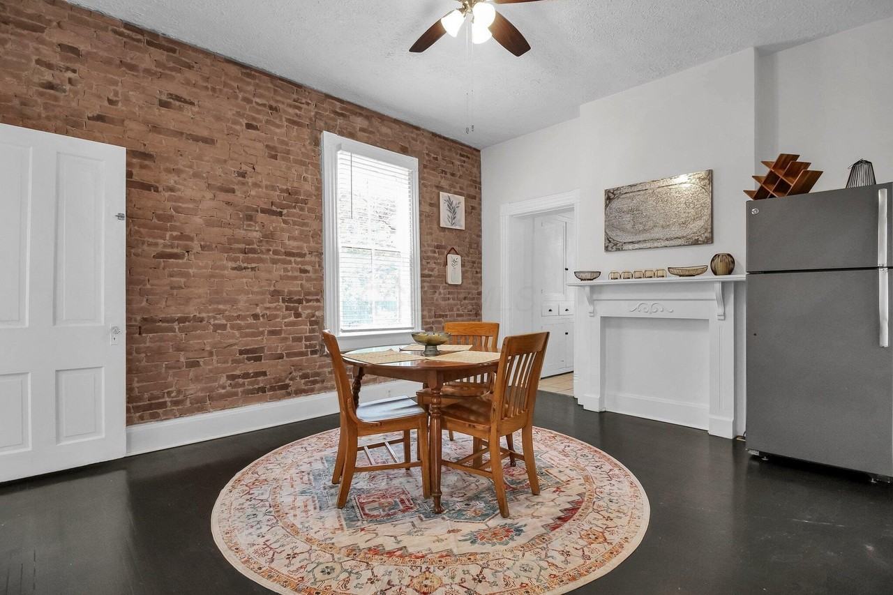 174 Reinhard Ave - Photo 4 of 40