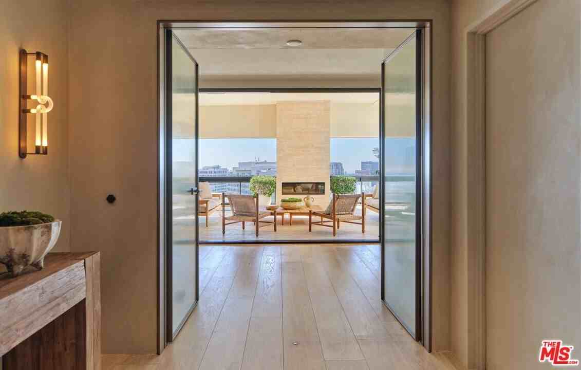 10445 Wilshire Blvd Unit Ph #PH - Photo 2 of 25