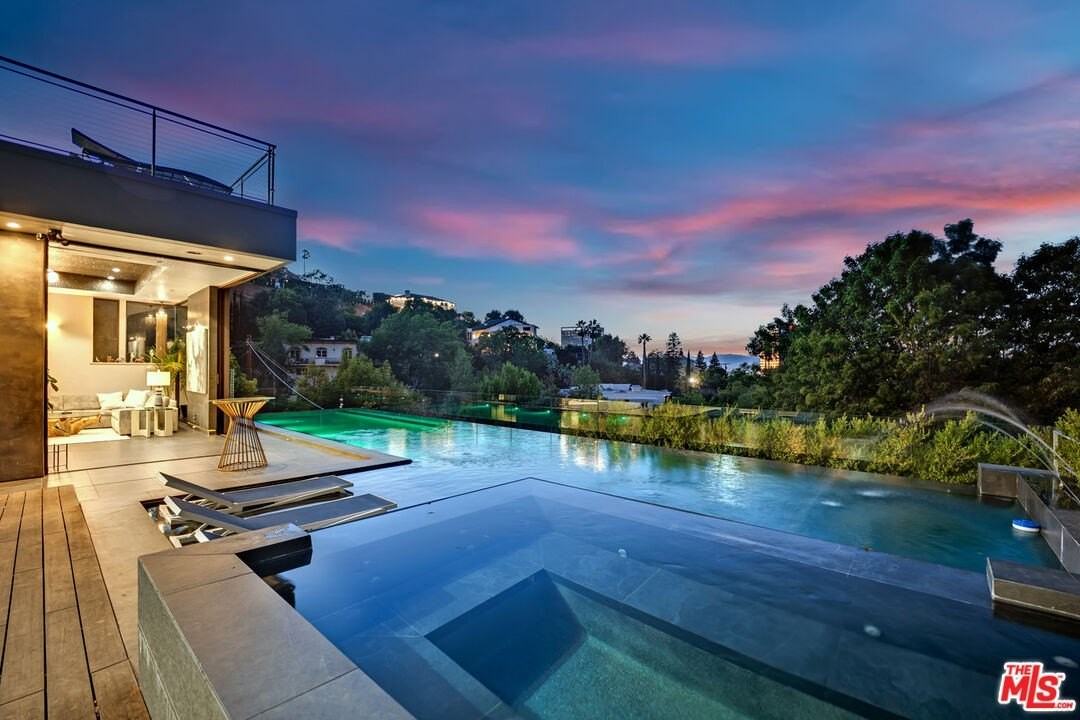 3712 Broadlawn Dr - Photo 2 of 50