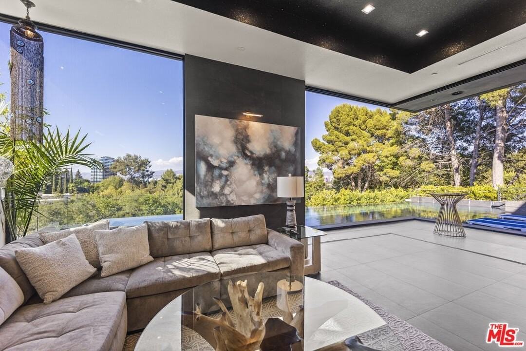 3712 Broadlawn Dr - Photo 4 of 50