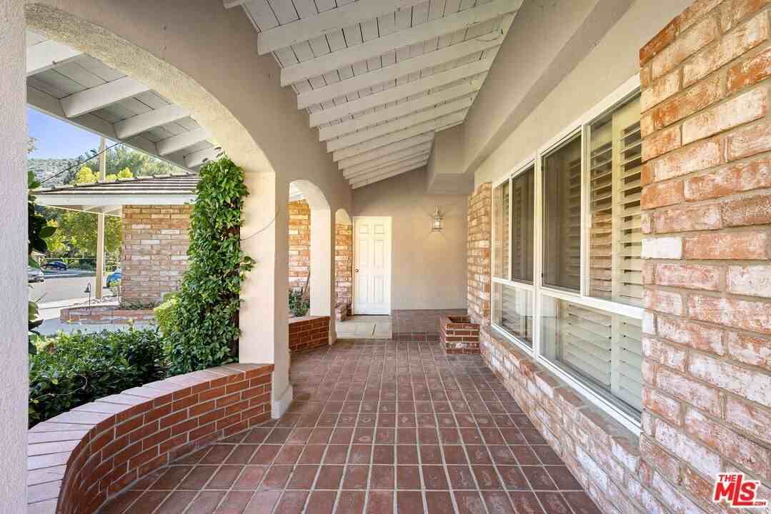 4231 Orchardview Ct - Photo 2 of 38