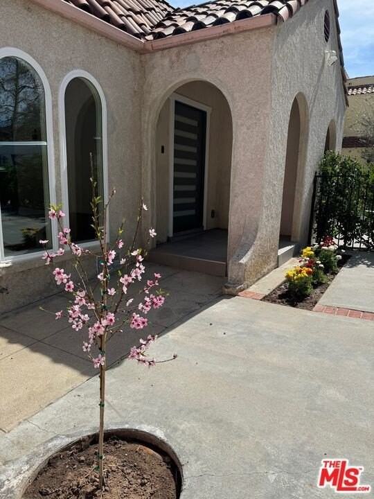 1536 N Commonwealth Ave Unit 1538 #1538 - Photo 2 of 24