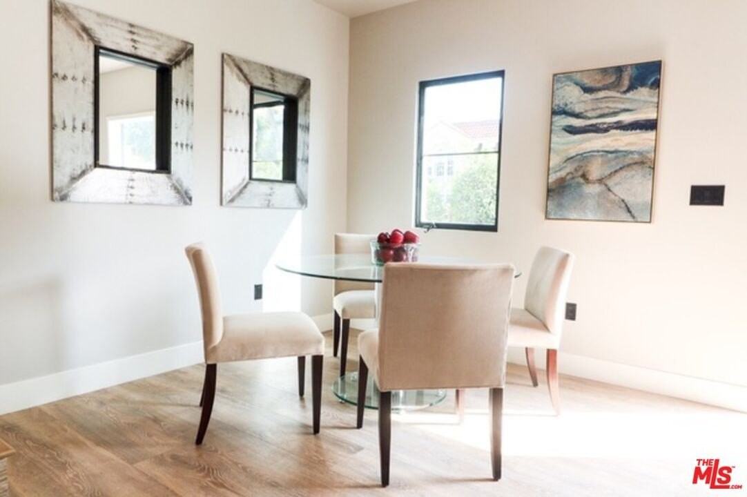 1249 S Plymouth Blvd - Photo 7 of 22