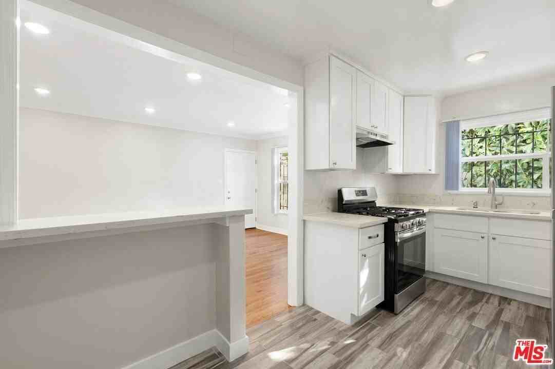 827 N Alta Vista Blvd - Photo 3 of 10