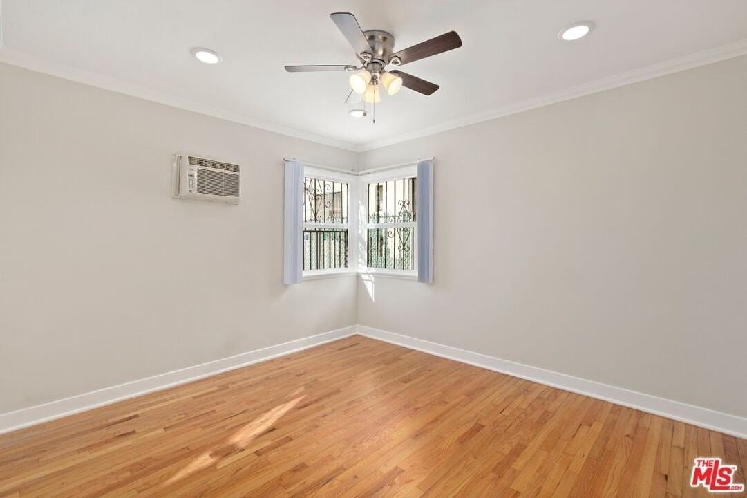 827 N Alta Vista Blvd - Photo 4 of 10