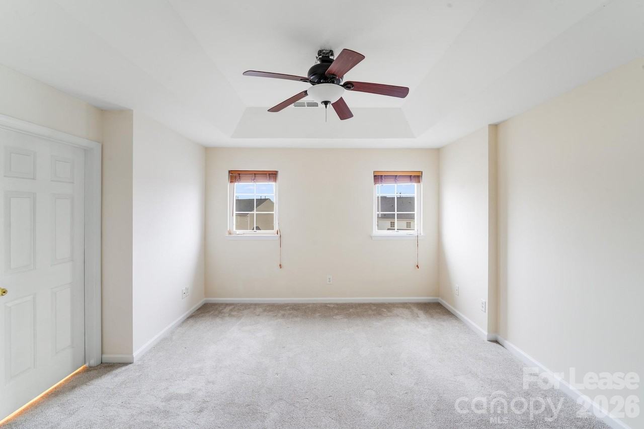 4901 Sunburst Ln - Photo 5 of 30