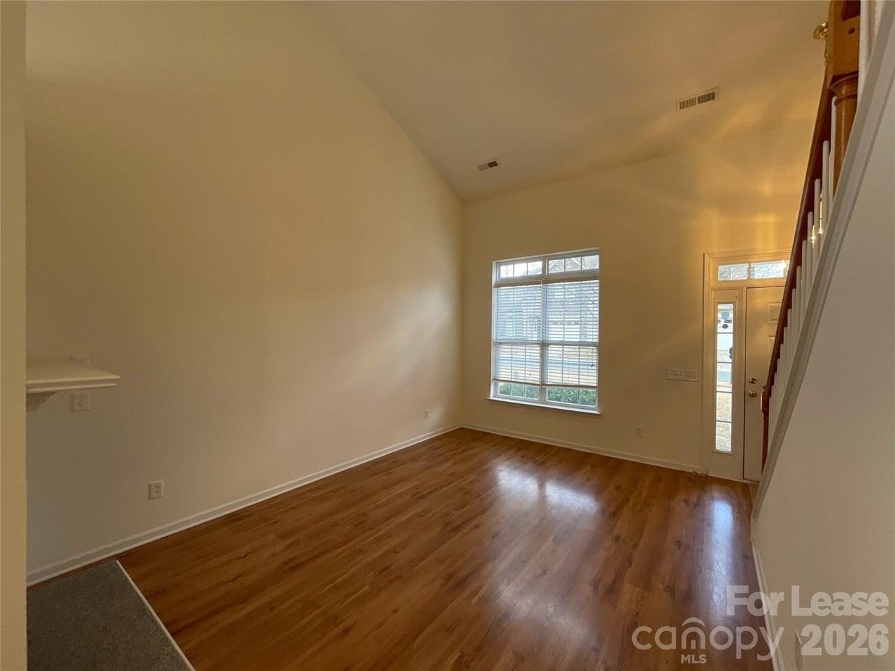 9040 Holland Park Ln - Photo 4 of 16