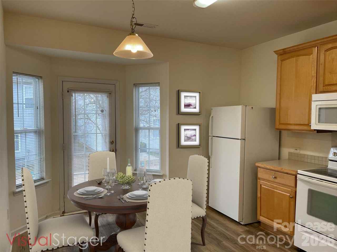 9040 Holland Park Ln - Photo 7 of 16